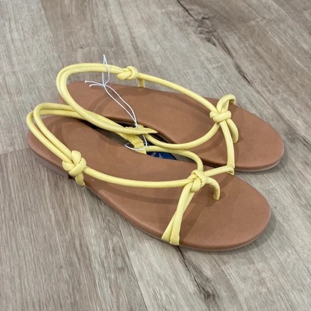 Universal Thread Light Yellow Knotted Sandals NWT - image 1